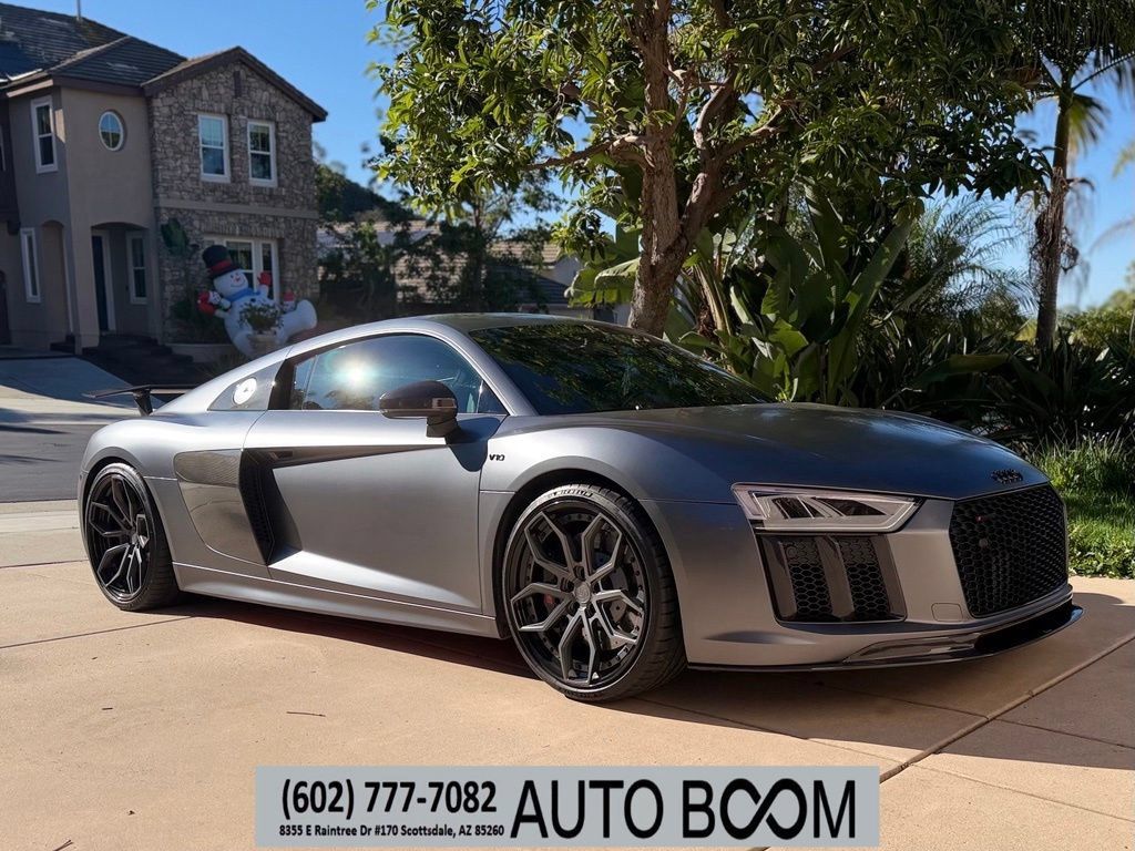 Used 2017 Audi R8 V10 w/ Carbon Exterior Package AWD/4WD image 1