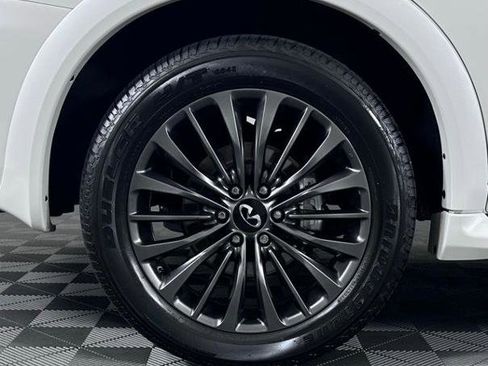 Certified 2024 INFINITI QX80 Sensory image 11