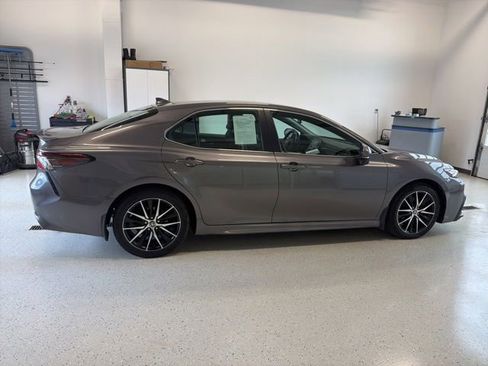 Used 2021 Toyota Camry SE AWD/4WD image 8