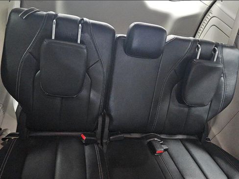Used 2022 Chrysler Pacifica Touring-L FWD image 11