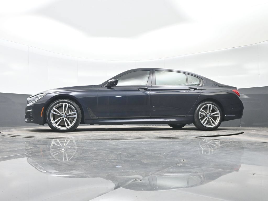 Used 2018 BMW 750i xDrive AWD/4WD image 30