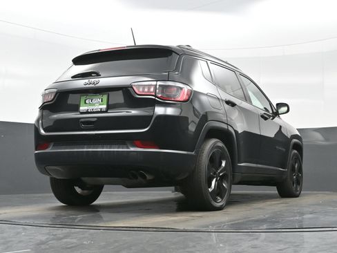 Used 2021 Jeep Compass Latitude FWD image 30
