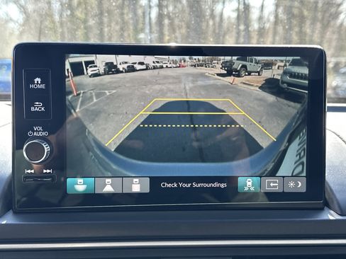 Used 2024 Honda Pilot Touring image 32