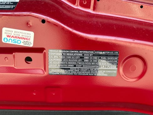 Used 2025 Nissan Kicks SR FWD image 14
