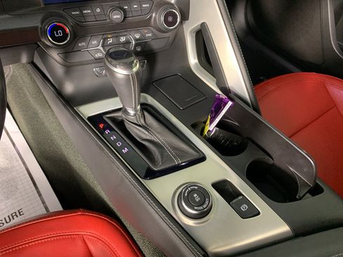 Used 2018 Chevrolet Corvette Stingray Coupe w/ 1LT RWD image 25