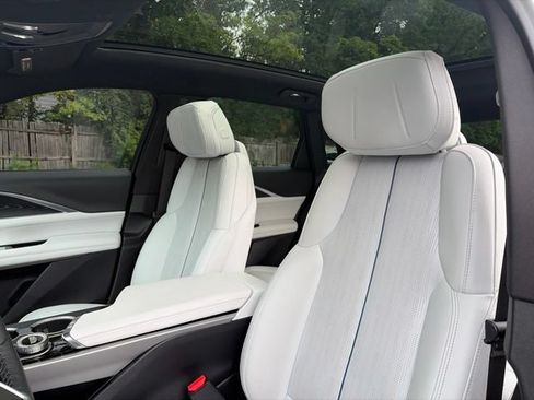 Used 2024 Cadillac Lyriq Luxury w/ LPO, Floor Liner Package AWD/4WD image 31