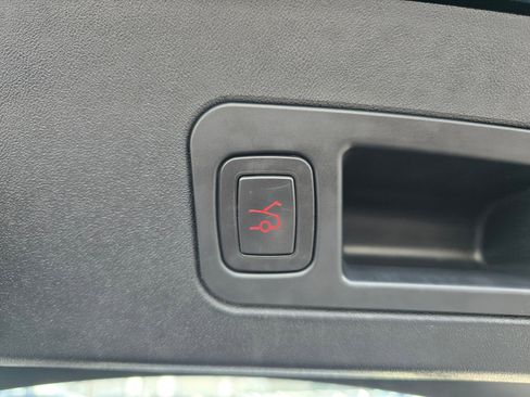 Used 2013 Tesla Model S image 17