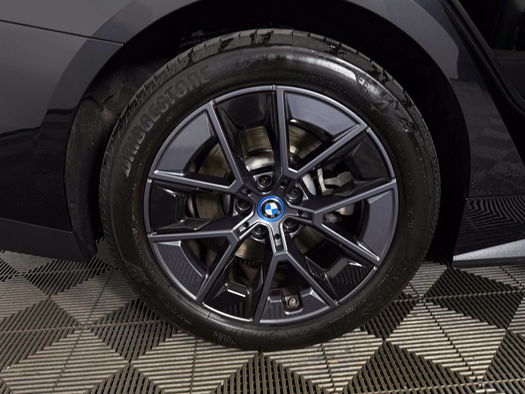Used 2023 BMW i4 eDrive35 w/ Premium Package RWD image 13