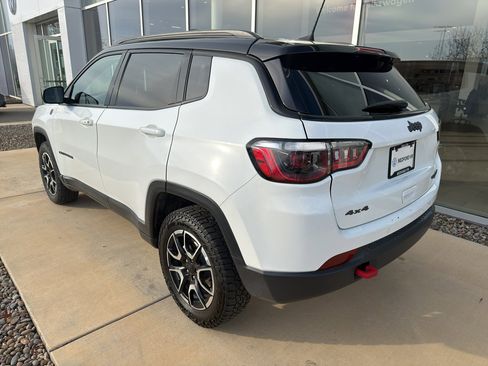 Used 2024 Jeep Compass Trailhawk image 7