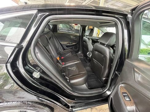 Used 2016 Chevrolet Malibu Premier w/ Driver Confidence Package II FWD image 5