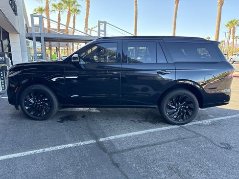 Used 2025 Lincoln Navigator Reserve w/ Jet Appearance Package AWD/4WD image 8