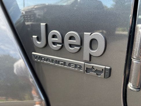 Used 2021 Jeep Wrangler Sport image 31