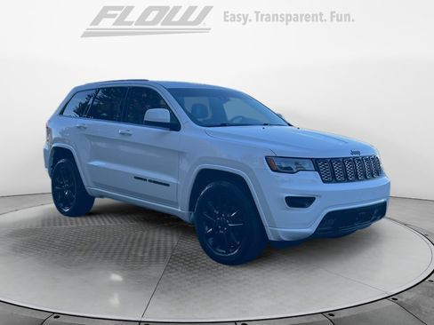 Used 2020 Jeep Grand Cherokee Altitude image 1