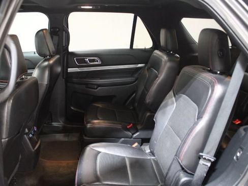 Used 2018 Ford Explorer Sport AWD/4WD image 24