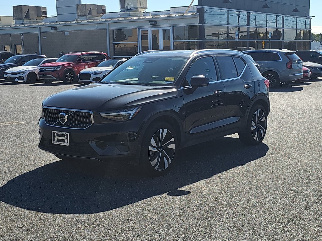 Used 2025 Volvo XC40 B5 Ultra w/ Climate Package AWD/4WD image 16