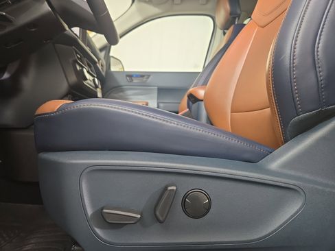 Used 2024 Ford Maverick Lariat image 30