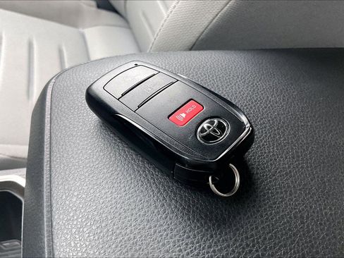 Used 2025 Toyota Tacoma TRD Off-Road image 14