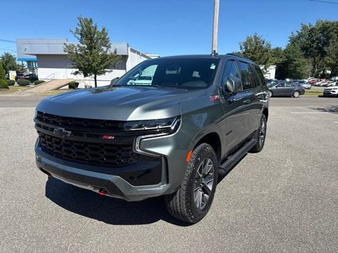 Used 2024 Chevrolet Tahoe Z71 w/ Luxury Package AWD/4WD image 2