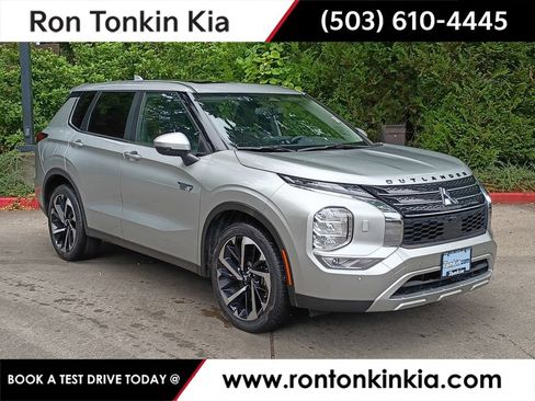 Used 2023 Mitsubishi Outlander SE AWD/4WD image 1