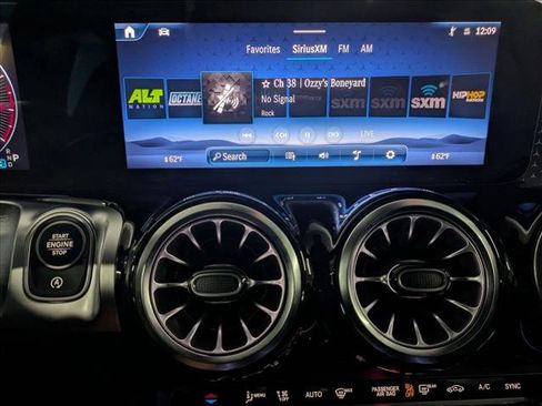 New 2025 Mercedes-Benz GLB 250 image 11