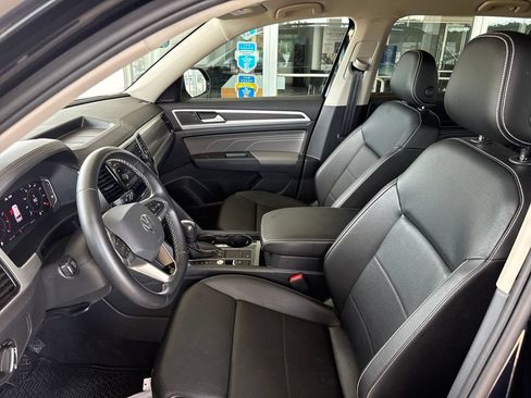 Used 2023 Volkswagen Atlas SE w/ Black Wheel Package FWD image 20