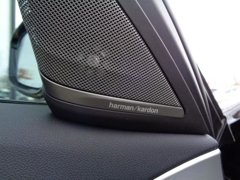 Used 2022 BMW 540i xDrive w/ Executive Package image 17