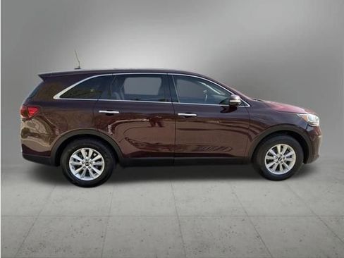 Used 2019 Kia Sorento FWD image 6