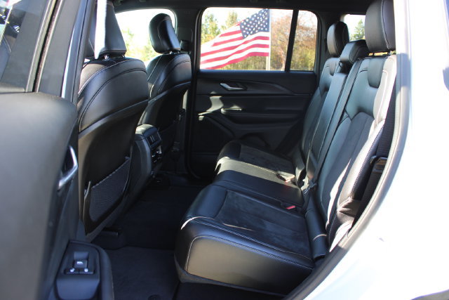 Used 2024 Jeep Grand Cherokee Altitude AWD/4WD image 33