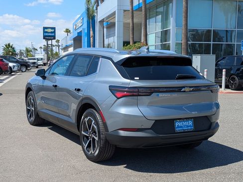 Used 2026 Chevrolet Equinox EV LT image 3