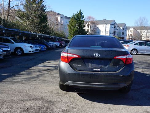 Used 2016 Toyota Corolla LE image 3