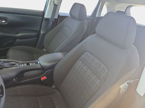 Used 2024 Honda HR-V LX image 10