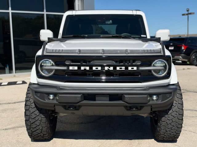 Used 2025 Ford Bronco Outer Banks AWD/4WD image 2