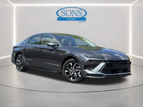 Used 2025 Hyundai Sonata SEL FWD image 1