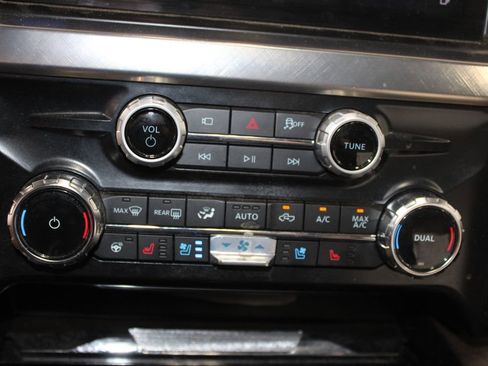 Used 2025 Ford F350 King Ranch w/ FX4 Off-Road Package image 31