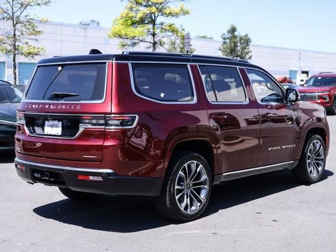 Used 2022 Jeep Grand Wagoneer Series III w/ Flexible Seating Group AWD/4WD image 10