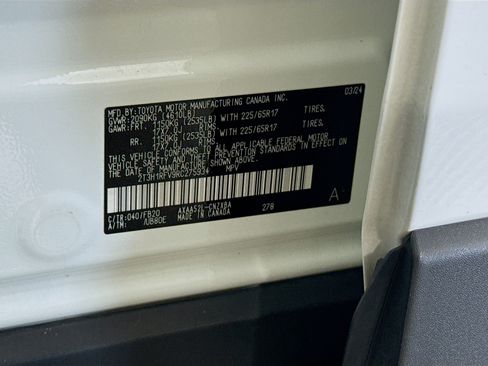 Used 2024 Toyota RAV4 LE FWD image 39
