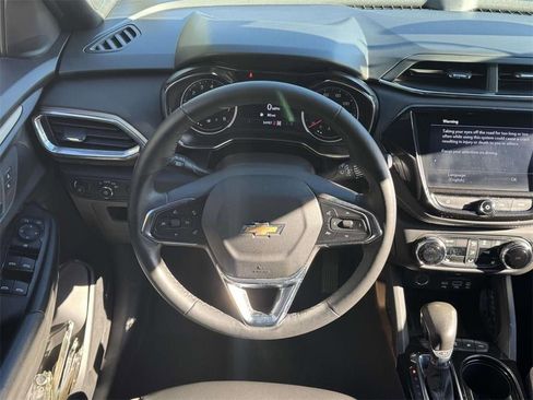 Used 2022 Chevrolet TrailBlazer ACTIV w/ Technology Package image 14