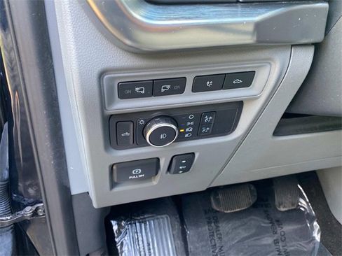 Used 2022 Ford F150 Lariat w/ Equipment Group 502A High image 15