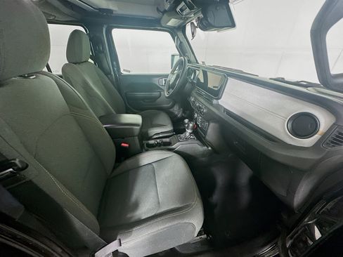 Used 2024 Jeep Wrangler Unlimited AWD/4WD image 29