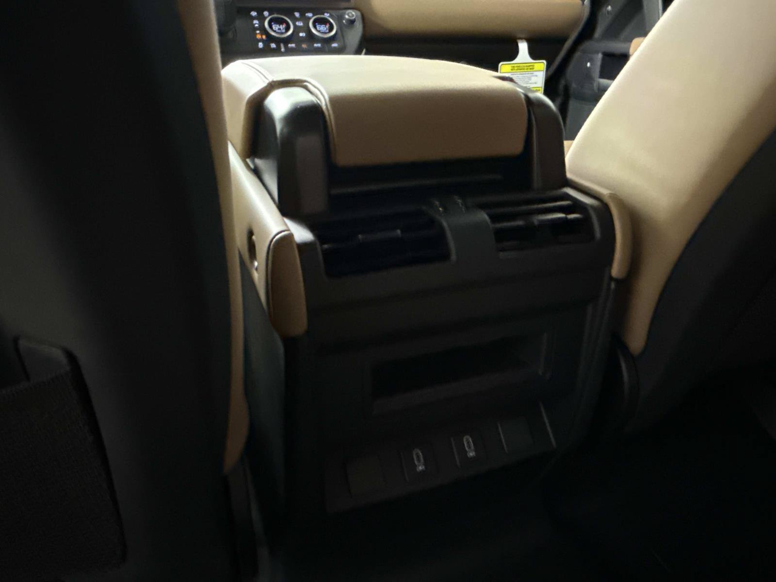 New 2026 Land Rover Defender 110 X-Dynamic SE AWD/4WD image 14