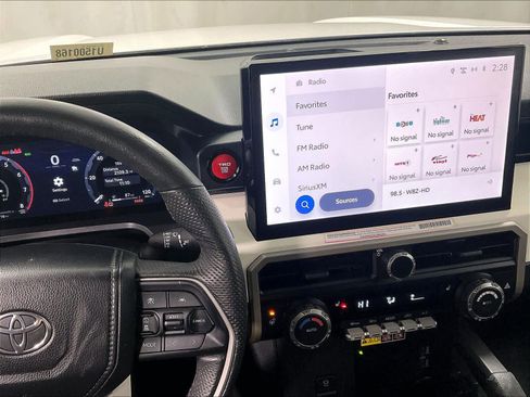 Used 2024 Toyota Tacoma TRD Off-Road w/ TRD Off Road Upgrade Package image 18