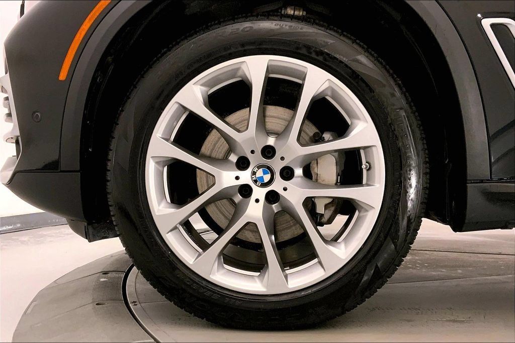 Certified 2022 BMW X5 xDrive40i w/ Premium Package AWD/4WD image 8