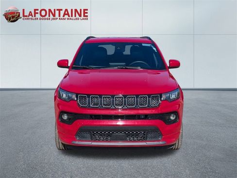 Certified 2023 Jeep Compass Limited image 8
