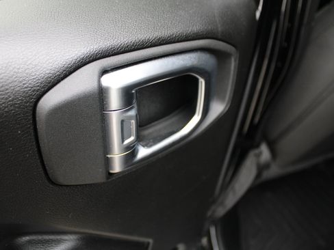 Used 2022 Jeep Gladiator Sport image 33