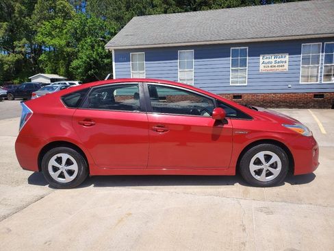 Used 2015 Toyota Prius Two FWD image 4