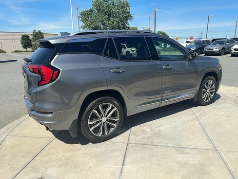 Used 2020 GMC Terrain Denali w/ Denali Premium Package AWD/4WD image 6