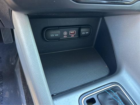 Used 2018 Kia Niro LX FWD image 26