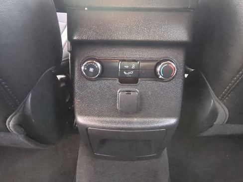 Used 2018 Ford Explorer XLT w/ Equipment Group 202A FWD image 21