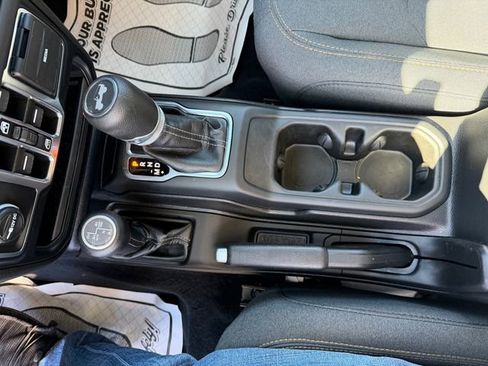 Used 2025 Jeep Wrangler Unlimited Sahara image 22