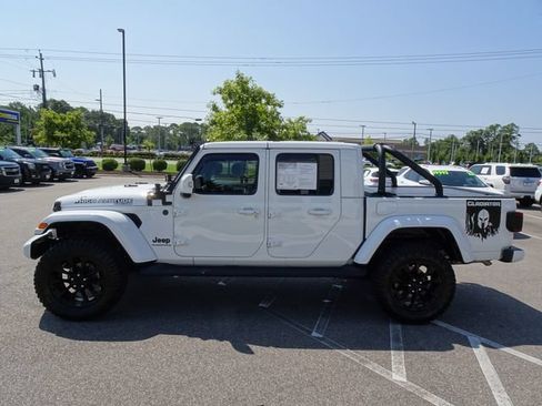 Used 2023 Jeep Gladiator Overland AWD/4WD image 7